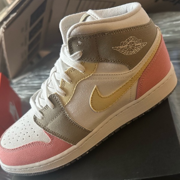Jordan Shoes - Air Jordan Mids